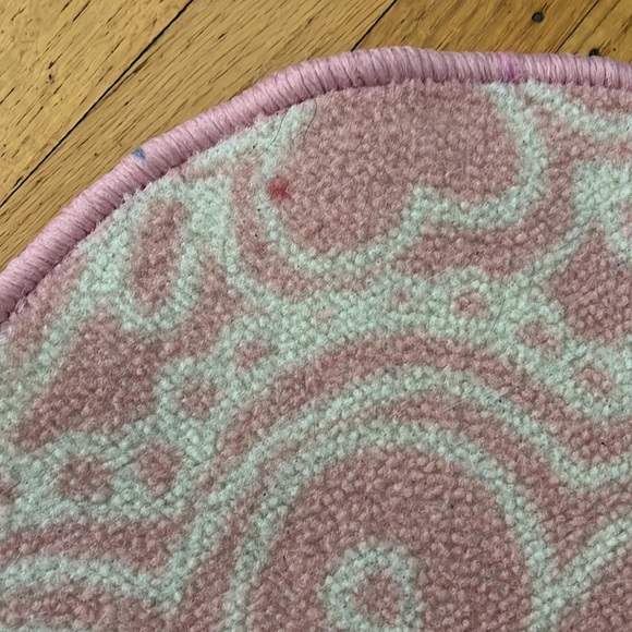 2 small carpets - Picture 5 of 8